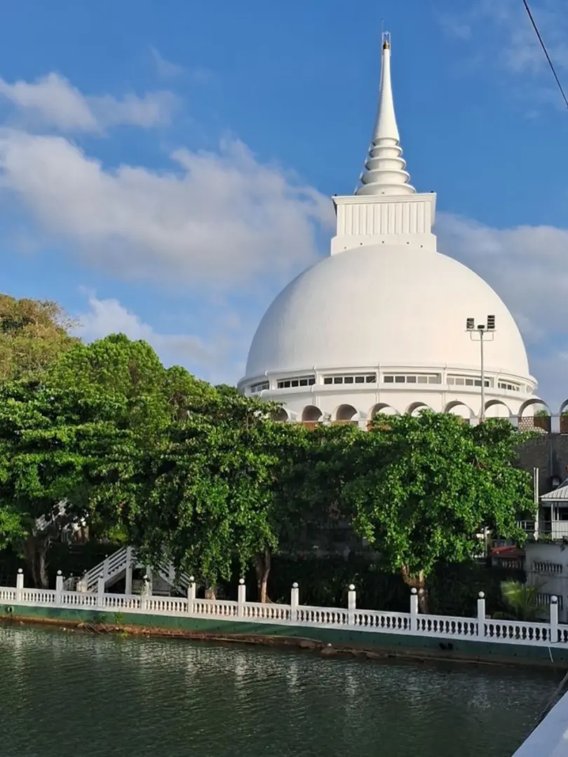 Kalutara – Coastal Town with a Sacred Stupa - photo 2