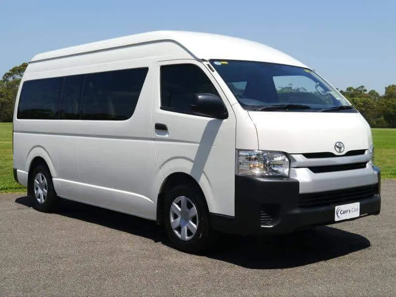 Toyota HiAce Van - photo 2